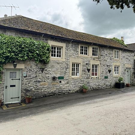 Superbly Appointed 300 Year Old Stone Cottage Bakewell Exterior foto