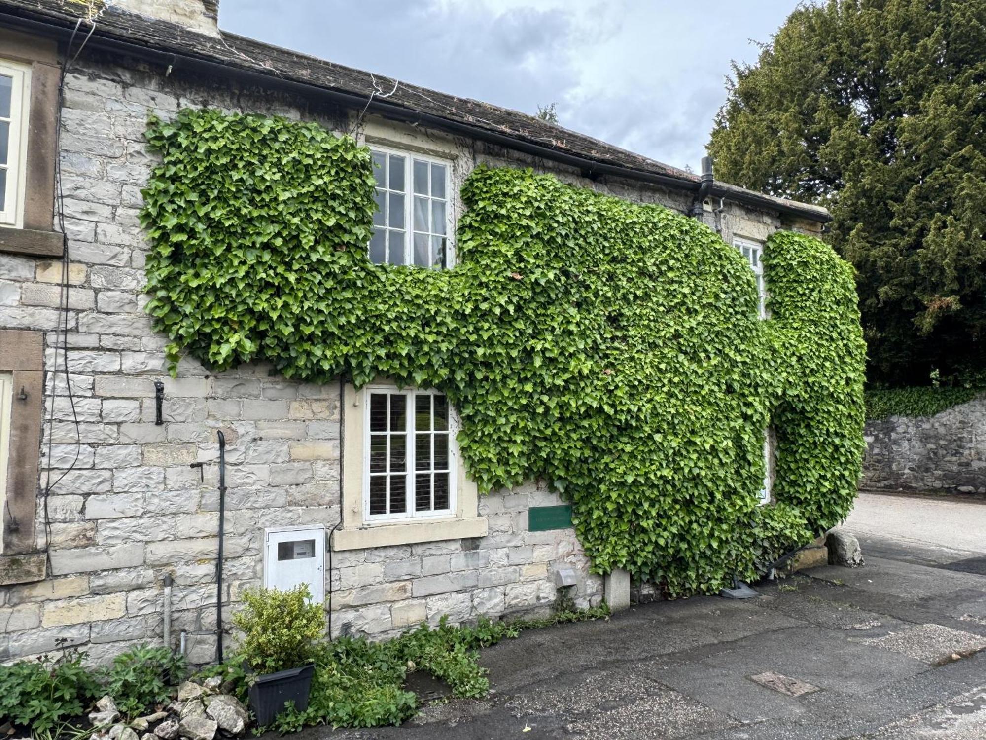 Superbly Appointed 300 Year Old Stone Cottage Bakewell Exterior foto